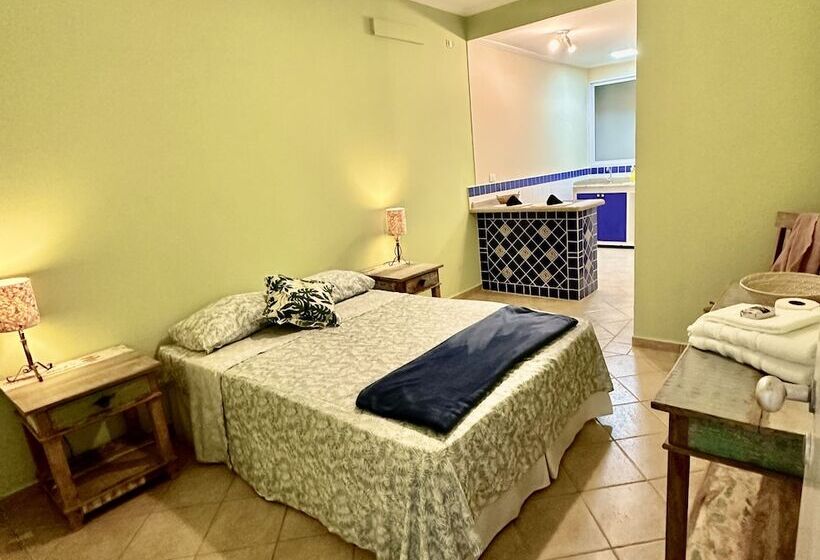 ホテル Surfside Suites