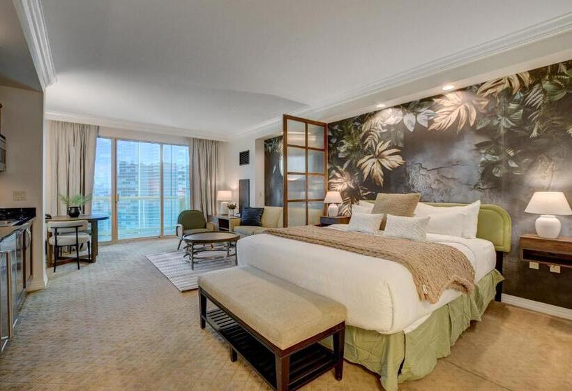 Jewel Suite W/balcony Mgm Signature  23rd Floor Strip View