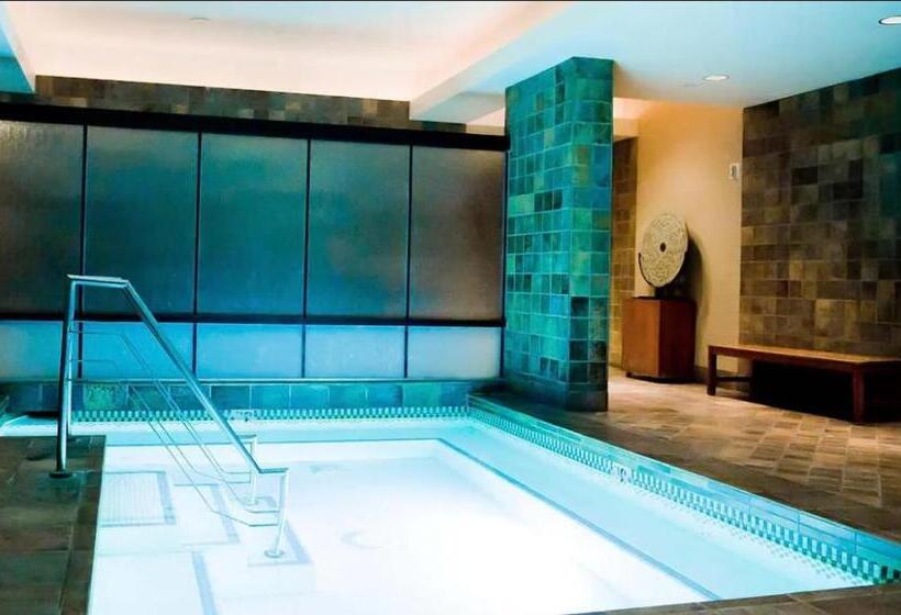 Jewel Suite W/balcony Mgm Signature  23rd Floor Strip View