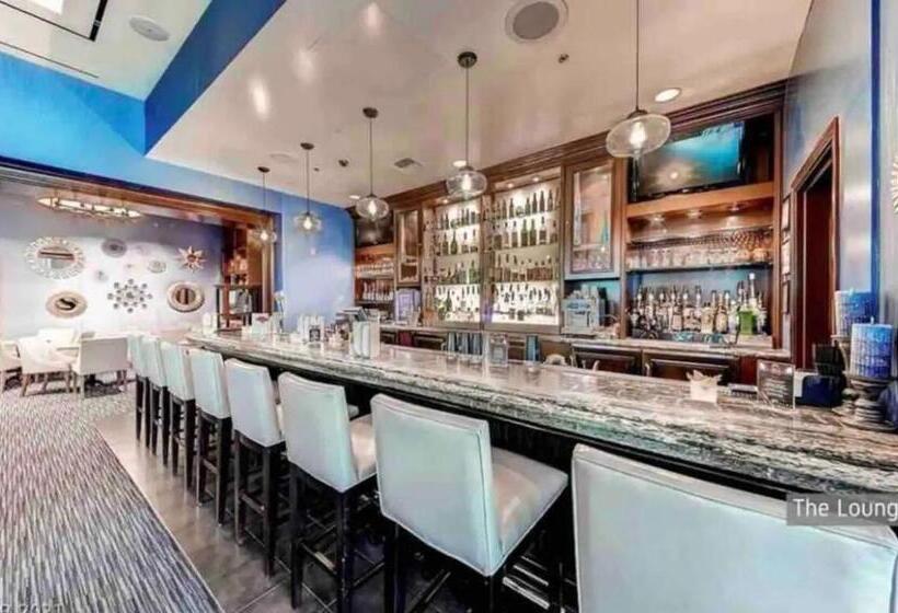 Jewel Suite W/balcony Mgm Signature  23rd Floor Strip View