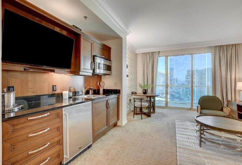 Jewel Suite W/balcony Mgm Signature  23rd Floor Strip View