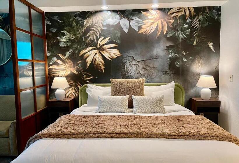 Jewel Suite W/balcony Mgm Signature  23rd Floor Strip View