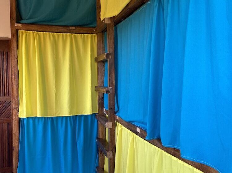 Oxe Hostel