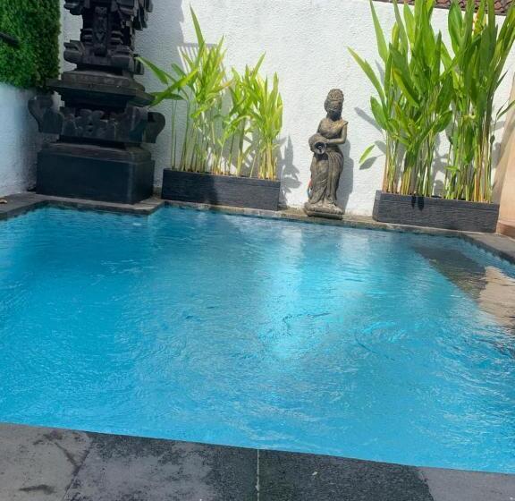 펜션 Chua Guest House Canggu