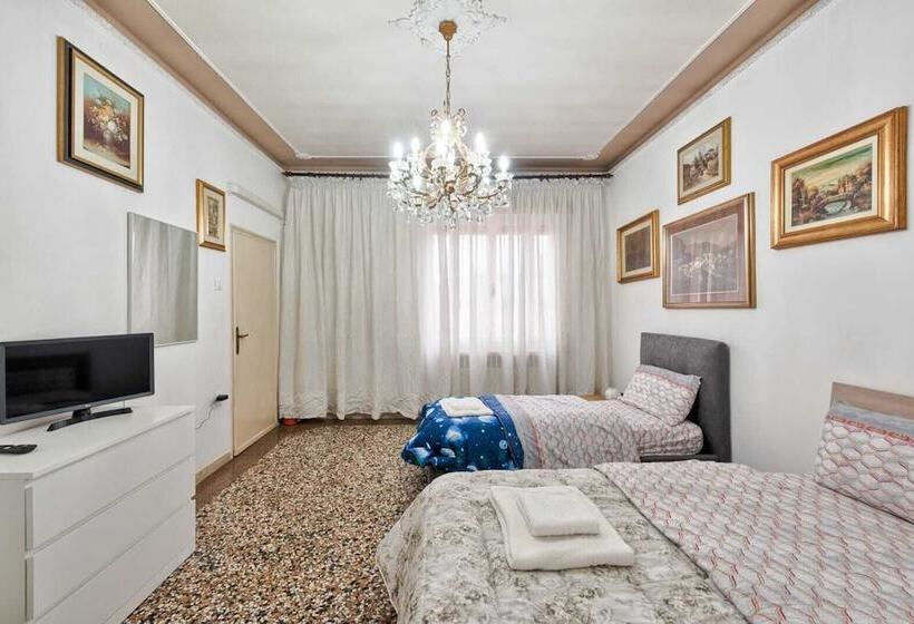 پانسیون Santa Marina Venice Apartment