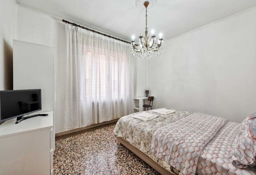 پانسیون Santa Marina Venice Apartment