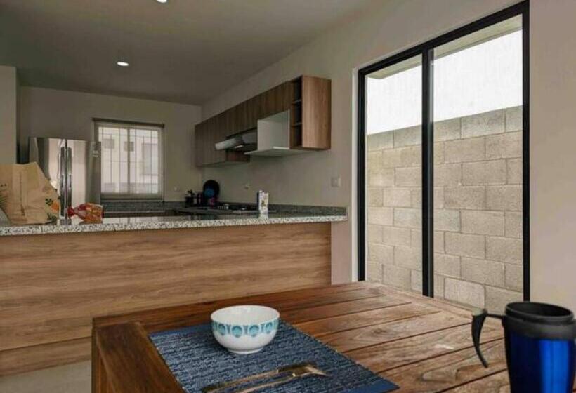 ペンション Habitación Con Baño Privado, Frente Al Conin