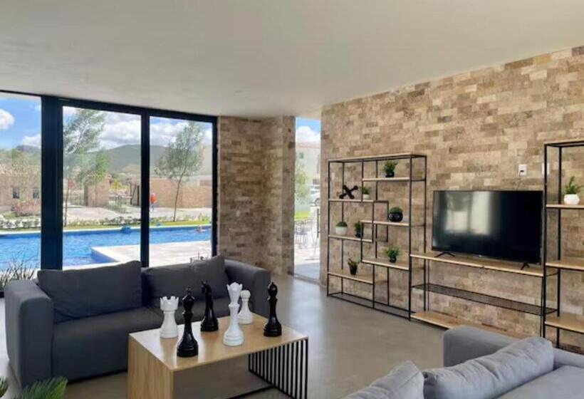 ペンション Habitación Con Baño Privado, Frente Al Conin