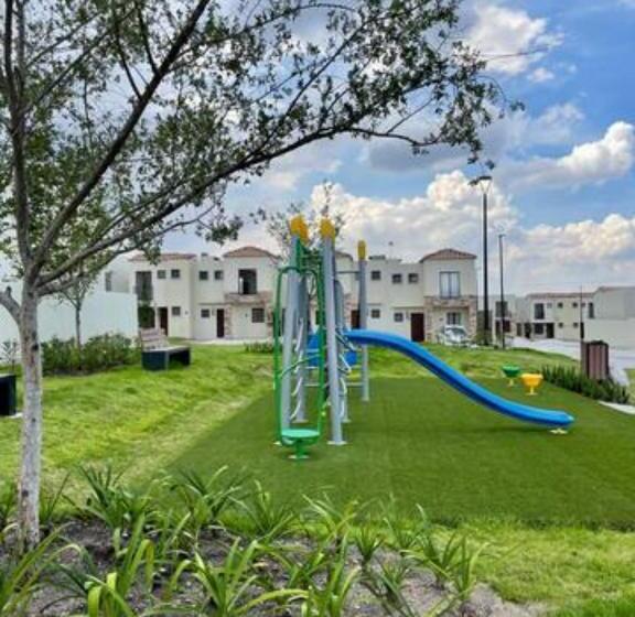 ペンション Habitación Con Baño Privado, Frente Al Conin