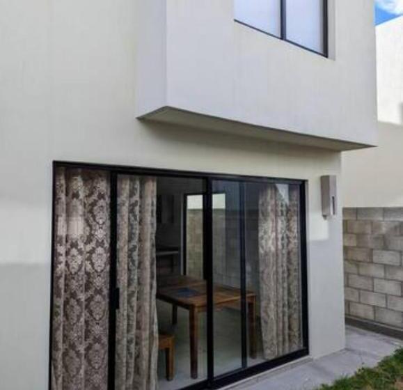 ペンション Habitación Con Baño Privado, Frente Al Conin