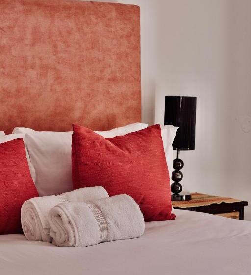 פנסיון Harbour Close Home