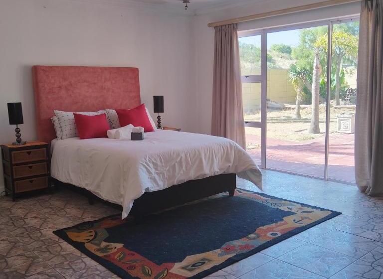 פנסיון Harbour Close Home