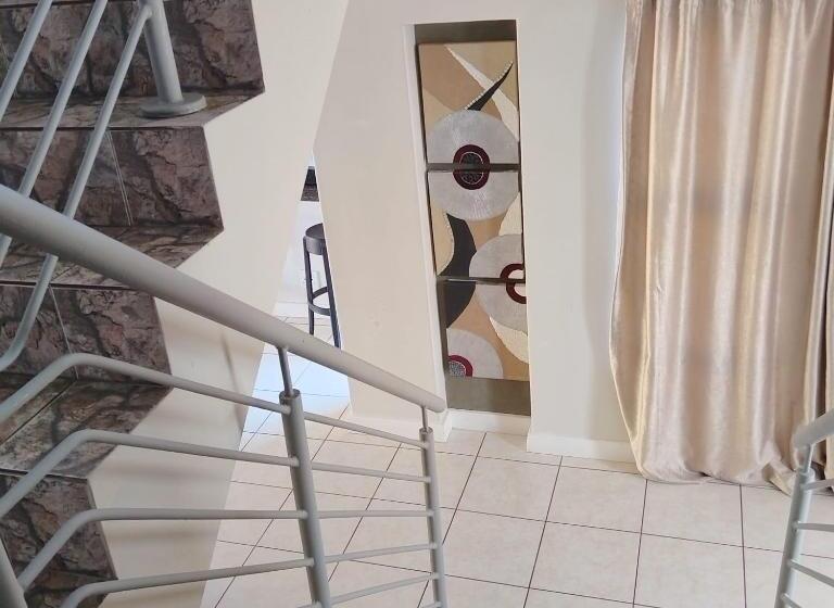 פנסיון Harbour Close Home