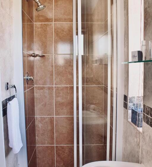 פנסיון Harbour Close Home