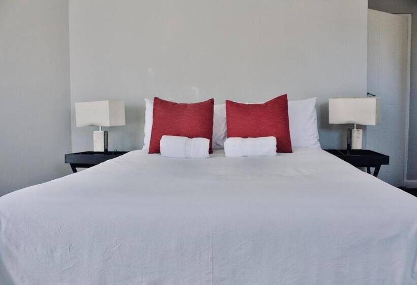 פנסיון Harbour Close Home