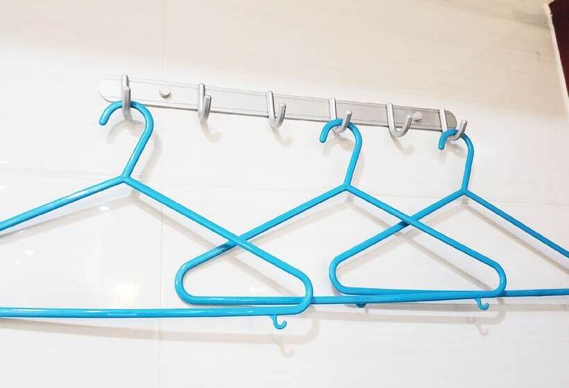 پانسیون International Metro Guest House