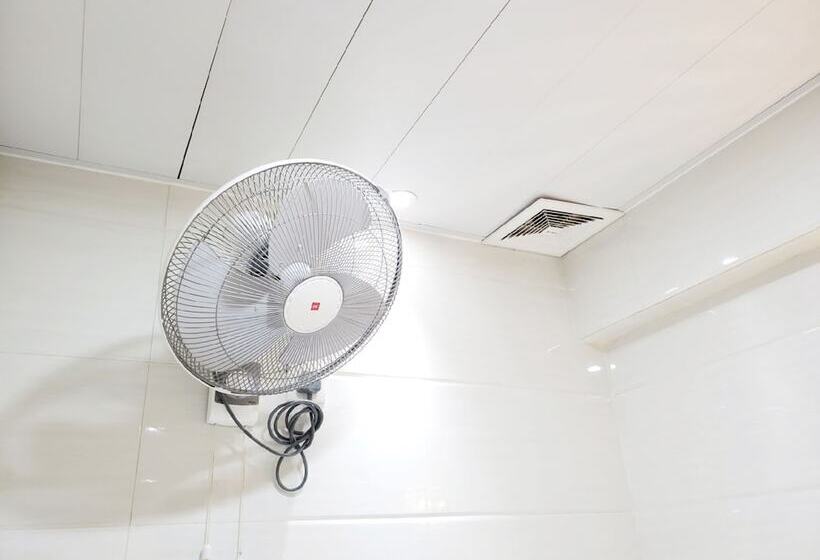 پانسیون International Metro Guest House