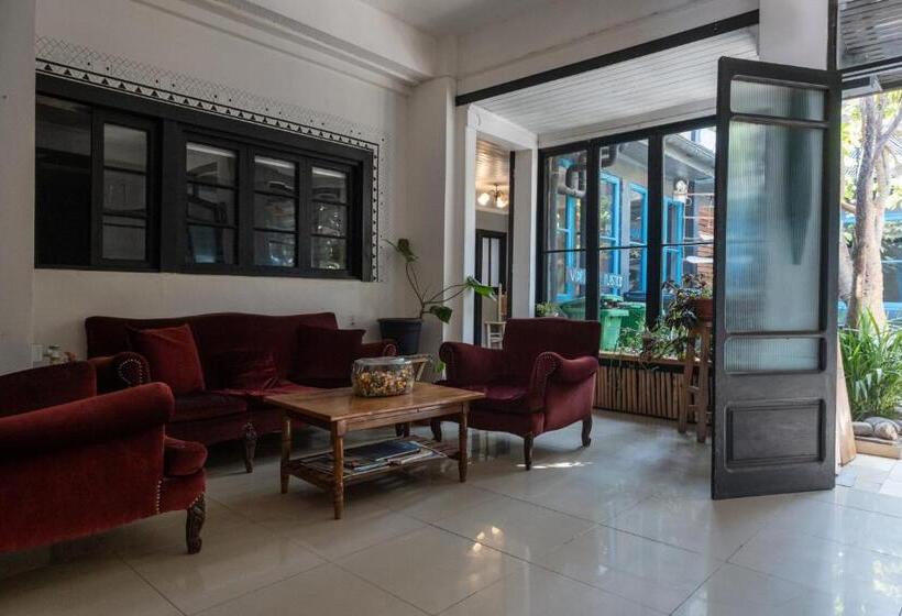 膳宿费 Löf Hostal