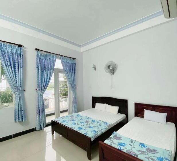 پانسیون Nhà Nghỉ Hương Trang