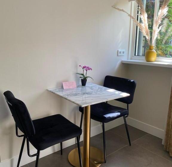 بنسيون Noflik Heerenveen