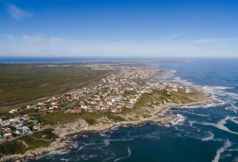 بنسيون Schooner House