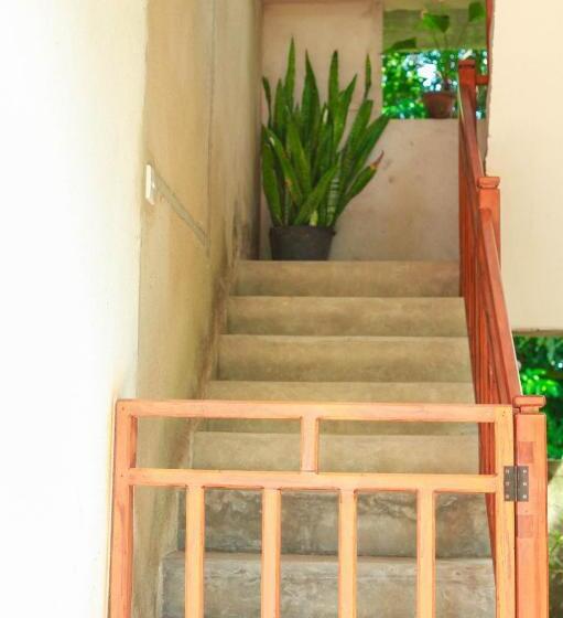 펜션 Yino Villa Midigama