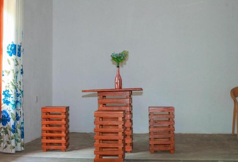 펜션 Yino Villa Midigama