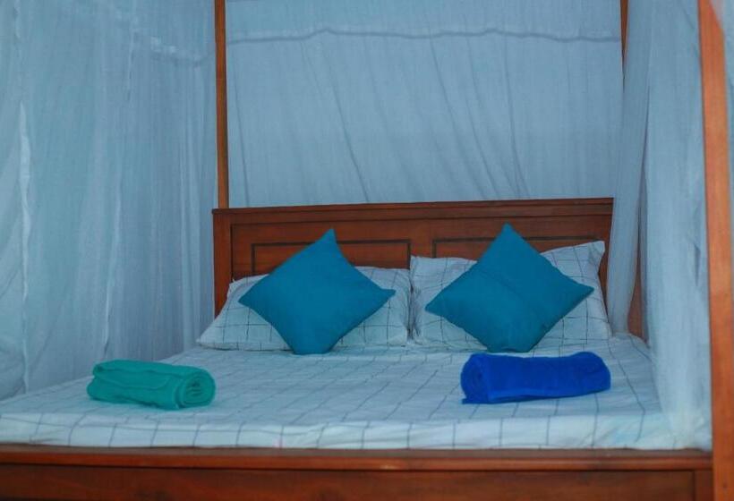 펜션 Yino Villa Midigama