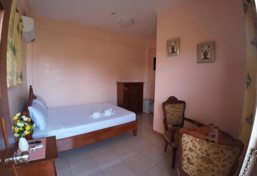 Queenslander Hotel And Restaurant