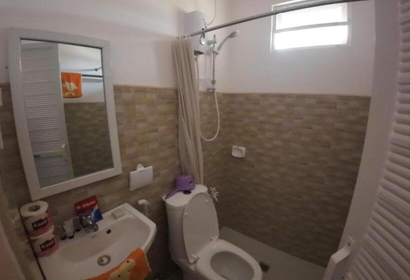 Queenslander Hotel And Restaurant