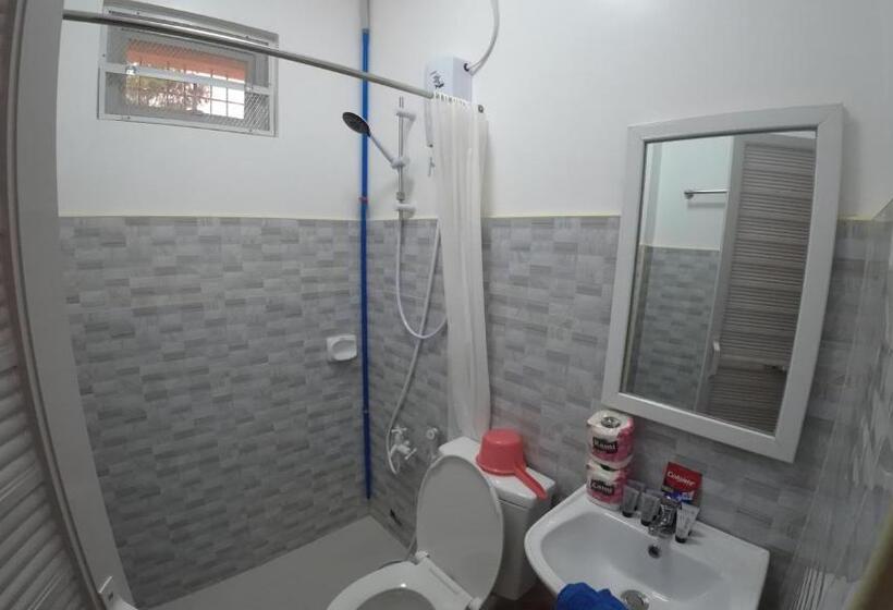 Queenslander Hotel And Restaurant