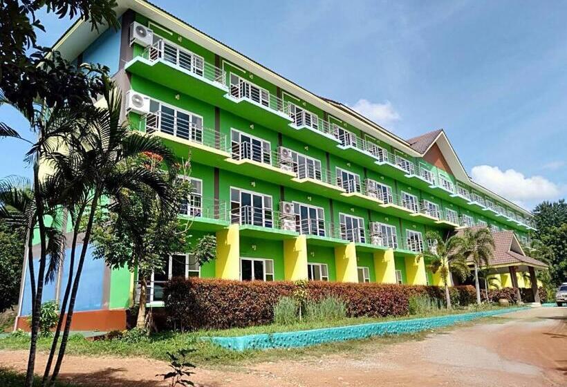 Saensukkho Green Hotel & Resort