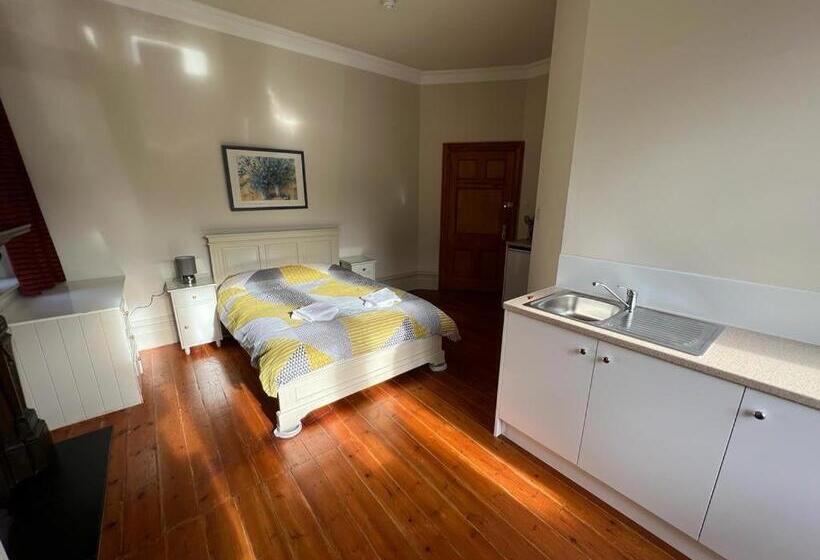 Sutton Studio Apartments