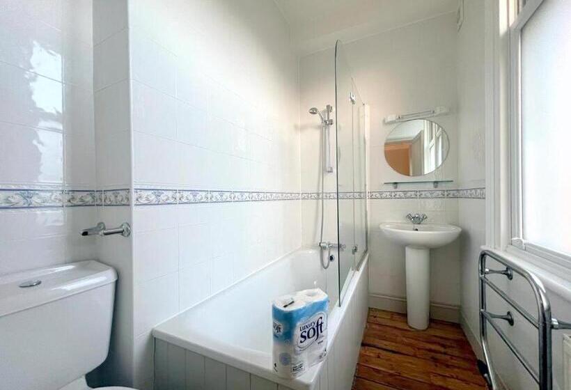 Sutton Studio Apartments