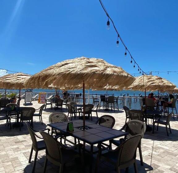 Condo In Waterfront Resort With Balcony Close To Beaches Free Bikes