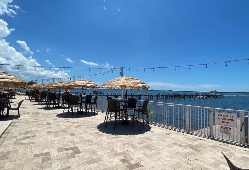 Condo In Waterfront Resort With Balcony Close To Beaches Free Bikes