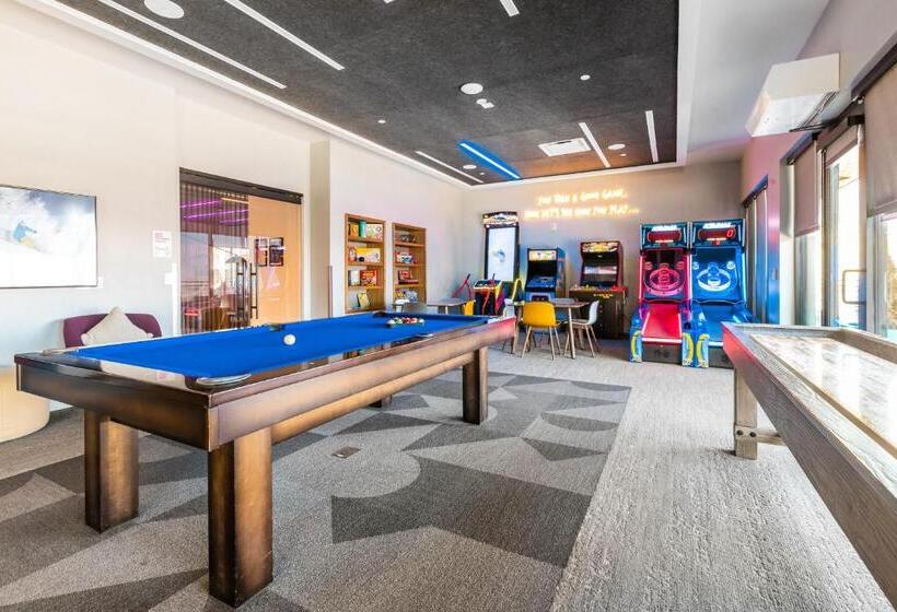 Yotelpad By All Seasons Resort Lodging