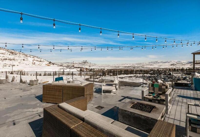 Yotelpad By All Seasons Resort Lodging