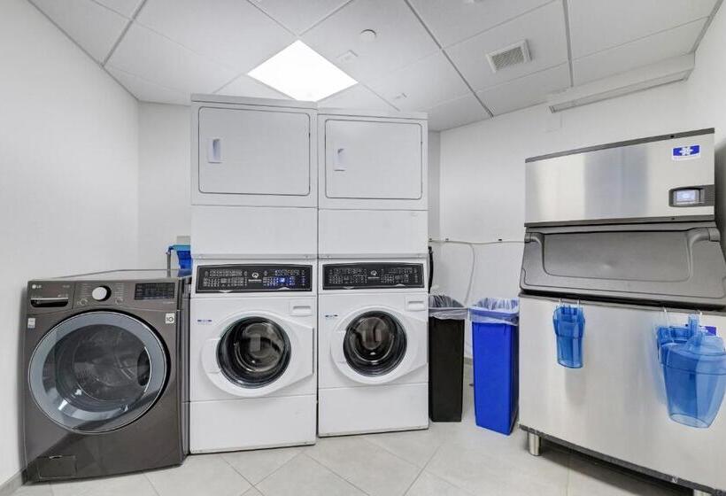 Yotelpad By All Seasons Resort Lodging