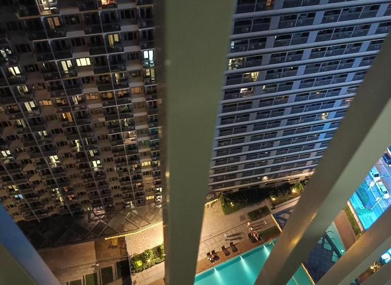 1br Condotel With Balcony At Edsa