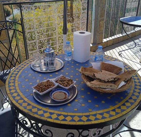 هاستل Auberge Amougar