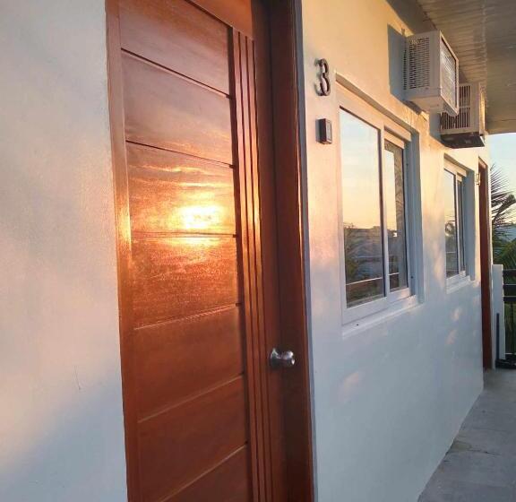 ユースホステル The Riverfront Residences In San Carlos City, Pangasinan