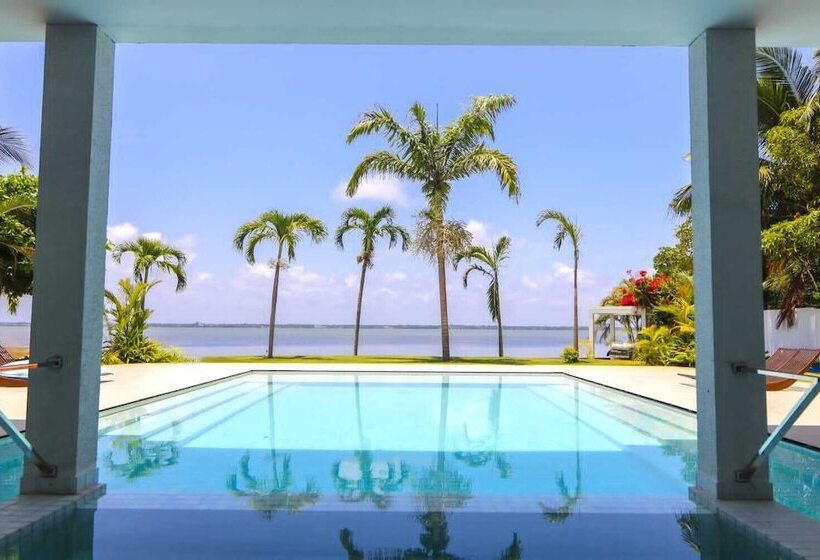 مبيت وإفطار Agandau House