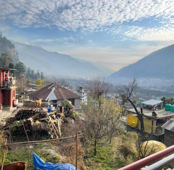 تختخواب و صبحانه Amarsheela Cottage