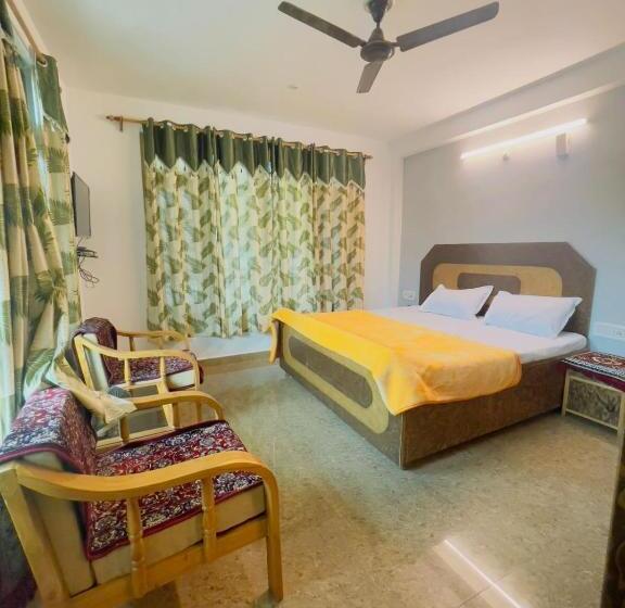 تختخواب و صبحانه Amarsheela Cottage