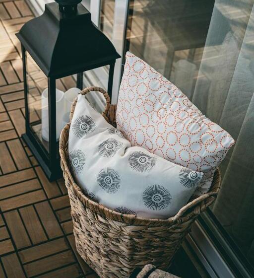 تختخواب و صبحانه Artists  Nest