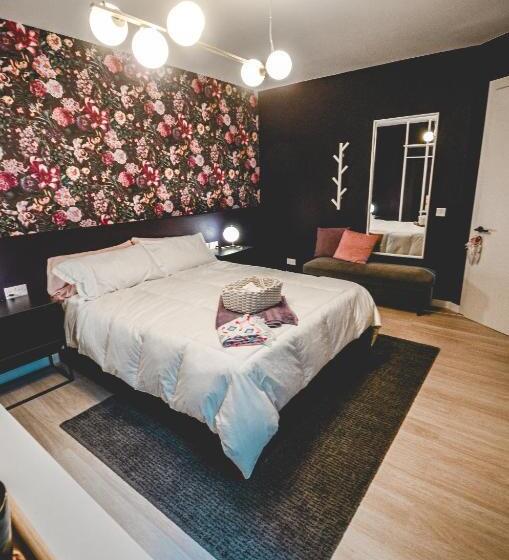 تختخواب و صبحانه Artists  Nest