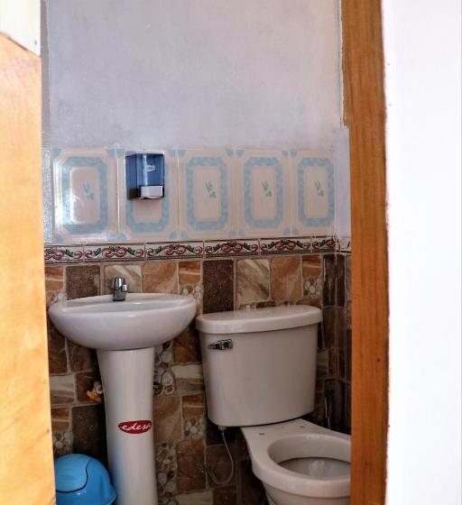 تختخواب و صبحانه Inka Lake Taquile Lodge