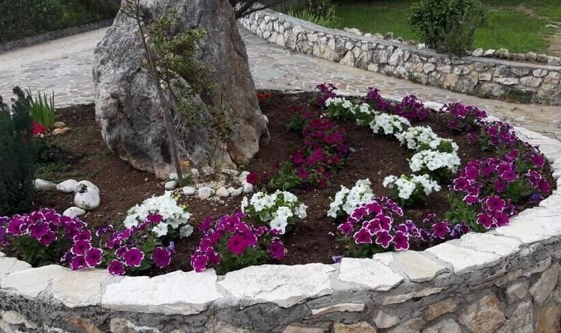 مبيت وإفطار La Loggia