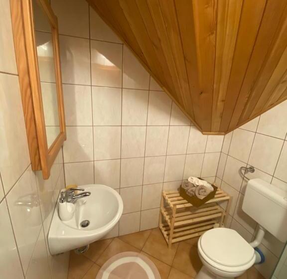 تختخواب و صبحانه Rooms Kočna